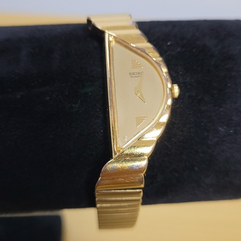 Vintage Seiko Rivoli Half Moon Ladies Watch 1F20-5D59 Gold Tone